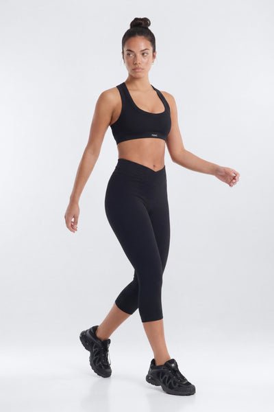 SeamlessLift™ Soft V-Front Racerback Sports Bra - Black