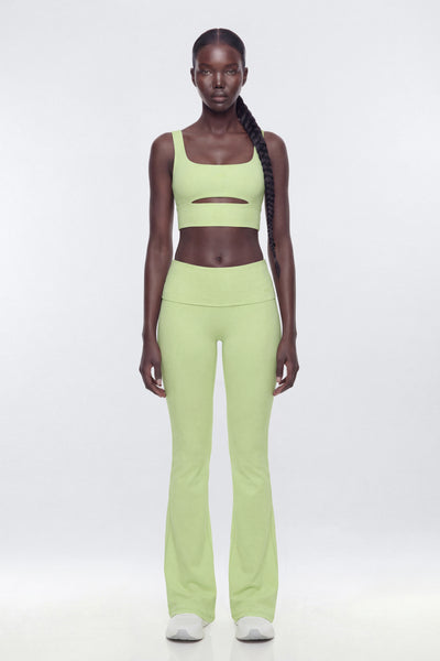 https://cdn.shopify.com/s/files/1/0293/9277/files/02-19-26_S3_PM_28_B125SP0502_Pistachio_JG_AA_19-35-56_42487-1_EH_ES_JA.jpg?v=1773761696&amp;with=400&amp;height=600