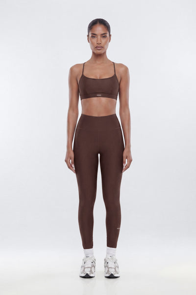 https://cdn.shopify.com/s/files/1/0293/9277/files/05-22-26_S7_37_B12503SB1302_Brown_ZSR_JZ_SO_11-35-37_5247-5_ES_ES_JA.jpg?v=1782750370&amp;with=400&amp;height=600