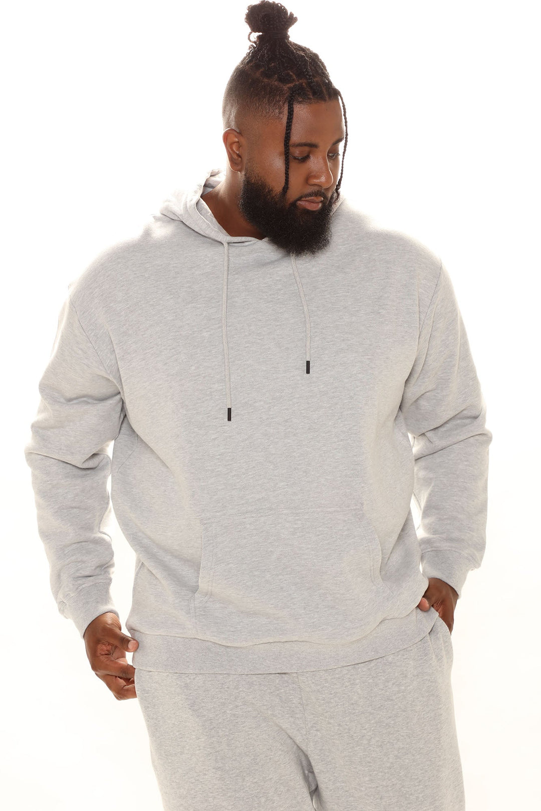 https://cdn.shopify.com/s/files/1/0293/9277/products/08-18-21Studio2_SN_RL_08-34-13_1_NMKT40418_HeatheredGrey_P_4438_PLUS_KL.jpg?v=1690242985