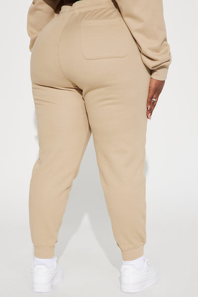 https://cdn.shopify.com/s/files/1/0293/9277/files/10-13-23Studio1_TH_DB_10-08-52_7_FNTF004W_Taupe_P_28027_PLUS_PXF.jpg?v=1697734770&amp;with=400&amp;height=600