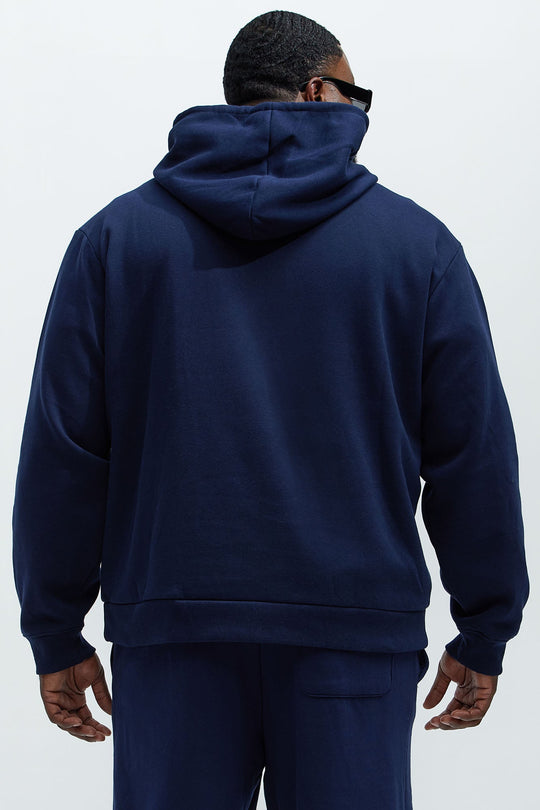 https://cdn.shopify.com/s/files/1/0293/9277/files/10-23-24_S7_75_NMKT40418_Navy_P_CZ_MC_14-49-49_PLUS_29927_CM.jpg?v=1729794578