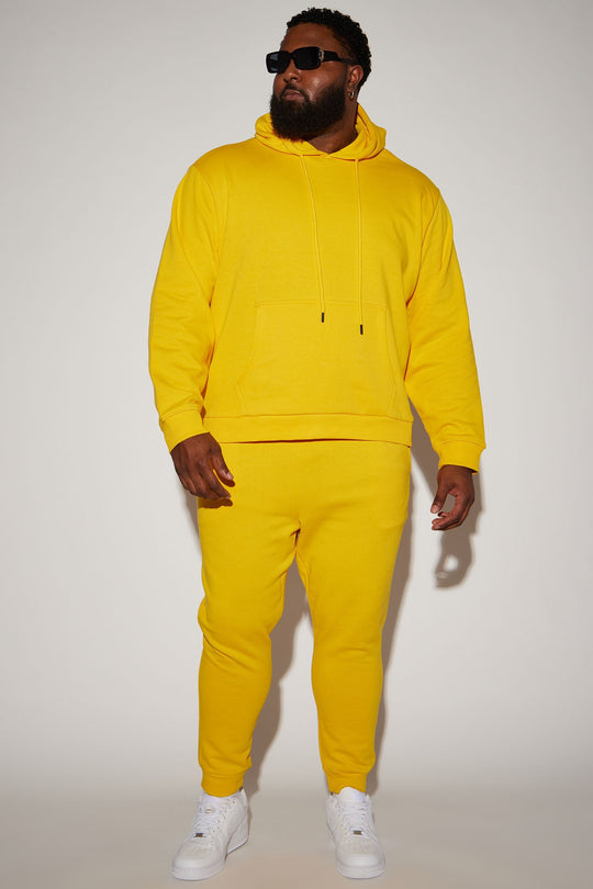https://cdn.shopify.com/s/files/1/0293/9277/files/12-01-23Studio8_CC_PC_14-48-42_83_NMKT40418_Yellow_P_24711_PLUS_MR.jpg?v=1707856505
