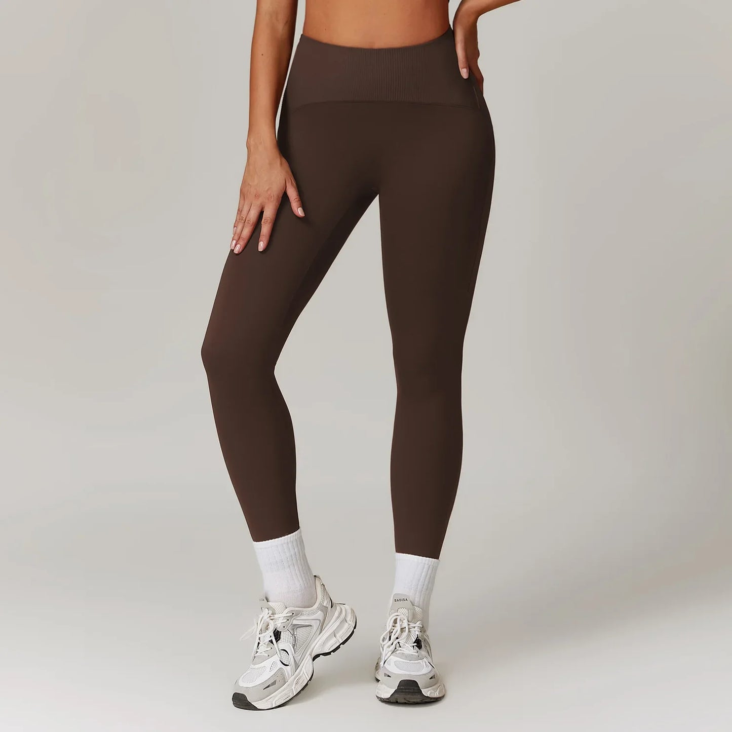 Lightweight and breathable Women’s Leggings & Sportswear Set, perfect for yoga and Pilates.