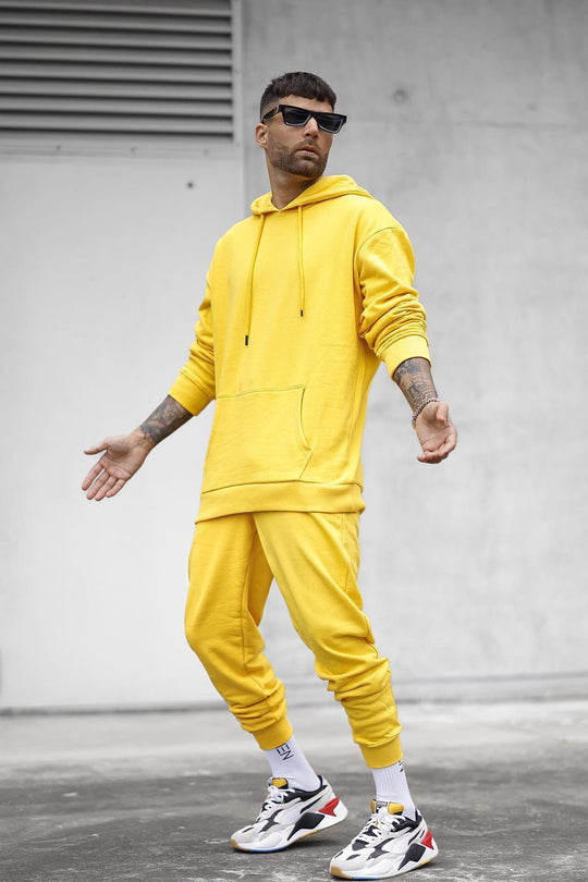https://cdn.shopify.com/s/files/1/0293/9277/products/TysonHoodie-Yellow_mer_2.jpg?v=1707856505
