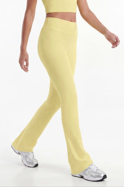 https://cdn.shopify.com/s/files/1/0293/9277/files/04-29-26_S3_1_B425SP1203_Yellow_KJ_PC_07-40-43_32652-3_EH_JA_MH.jpg?v=1778522964&amp;with=400&amp;height=600
