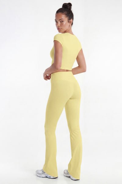 https://cdn.shopify.com/s/files/1/0293/9277/files/04-29-26_S3_1_B425SP1203_Yellow_KJ_PC_07-40-43_32652-5_EH_JA_MH.jpg?v=1778522942&amp;with=400&amp;height=600