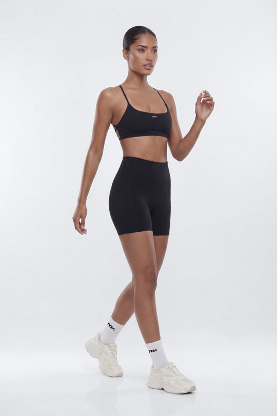 https://cdn.shopify.com/s/files/1/0293/9277/files/01-28-26_S7_PM_19_B12503SP1202_Black_JG_AA_18-17-16_51804-3_ES_ES_PXF_b5648787-5f2c-4420-859c-d58291a548f6.jpg?v=1771861682
