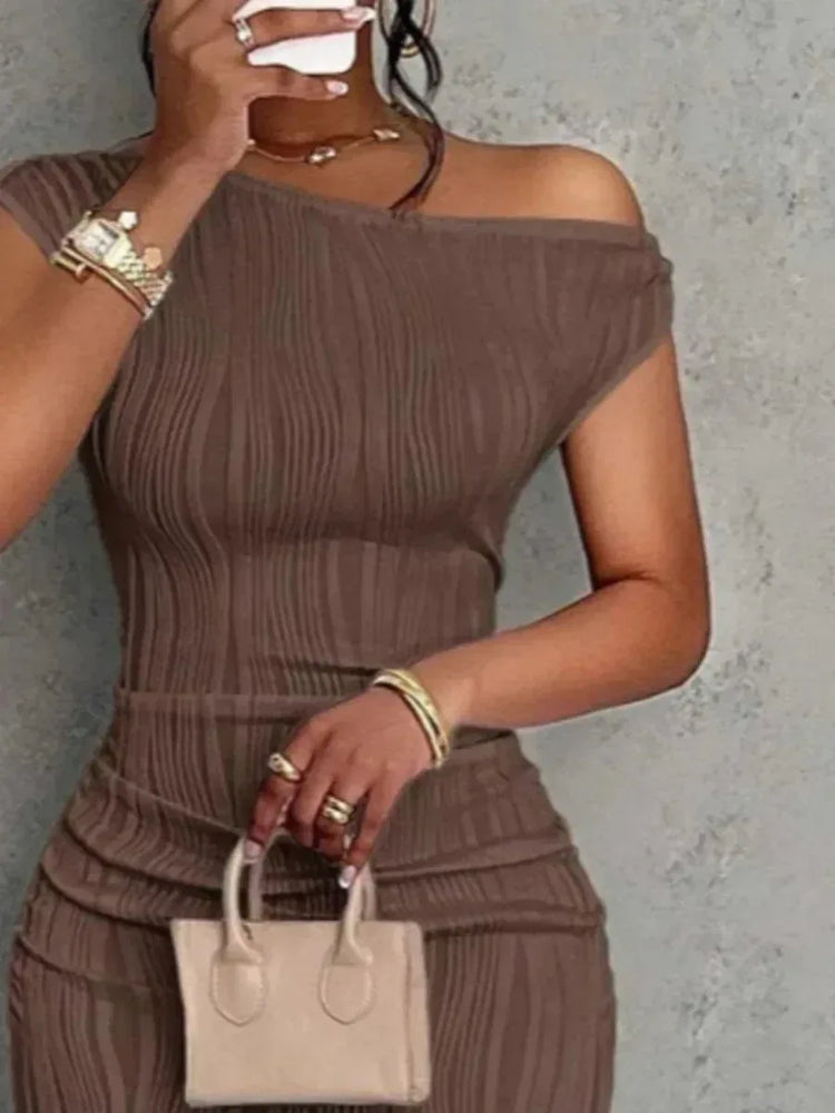 Elegant Textured Maxi Dress - Single Shoulder Bodycon Style for Modern Women - Allen-Fitness