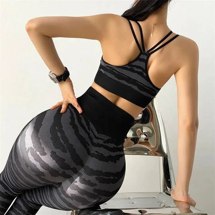 Woman tiger Stripe Print Seamless Bra Gym/Yoga Leggings Fitness Workout Set - Allen-Fitness