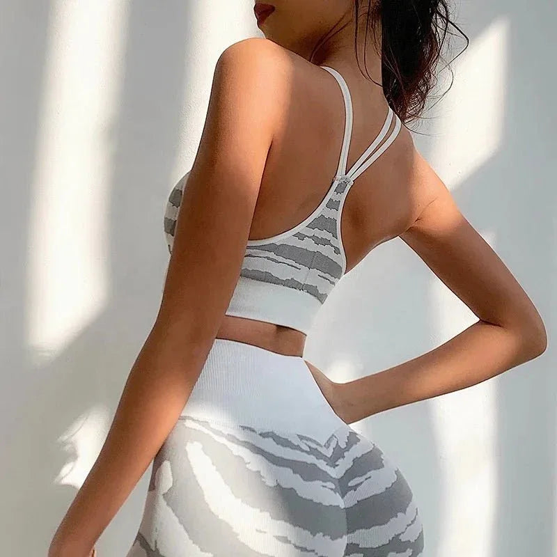 Woman tiger Stripe Print Seamless Bra Gym/Yoga Leggings Fitness Workout Set - Allen-Fitness